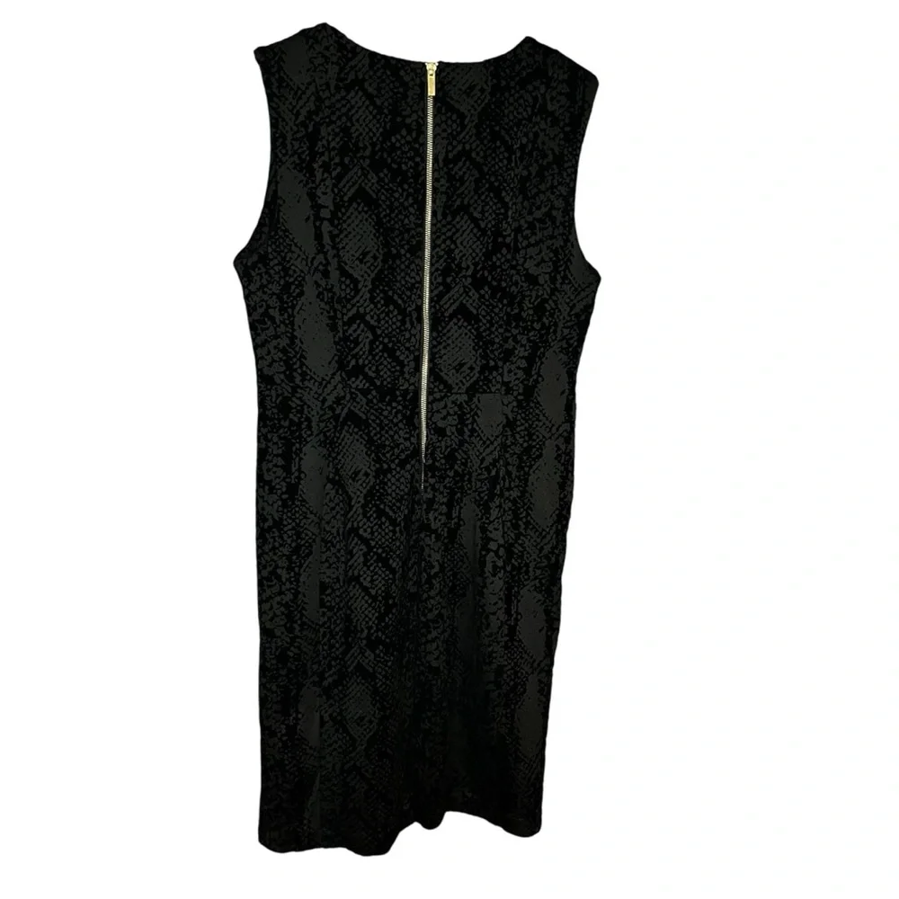 Carmen Marc‎ Valvo Black Velvet Burnout Snakeskin Sheath Dress - Size 10